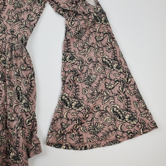 American Eagle Outfitters Cold Shoulder Top - Picture 3 of 6